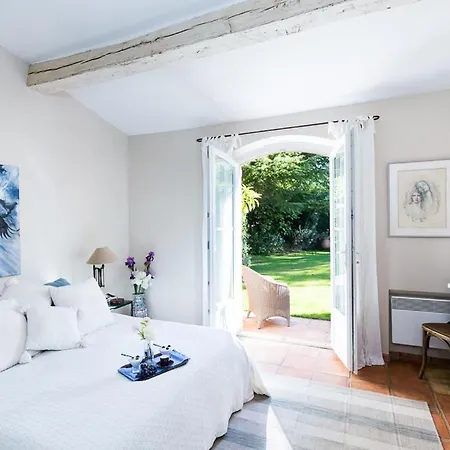 Sleeps 6 * Gassin