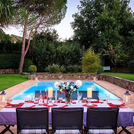 Sleeps 6 * Gassin