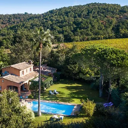 Villa Sleeps 6 *