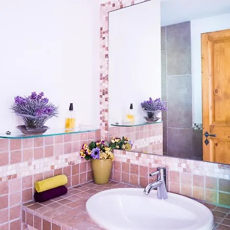 Sleeps 6 *